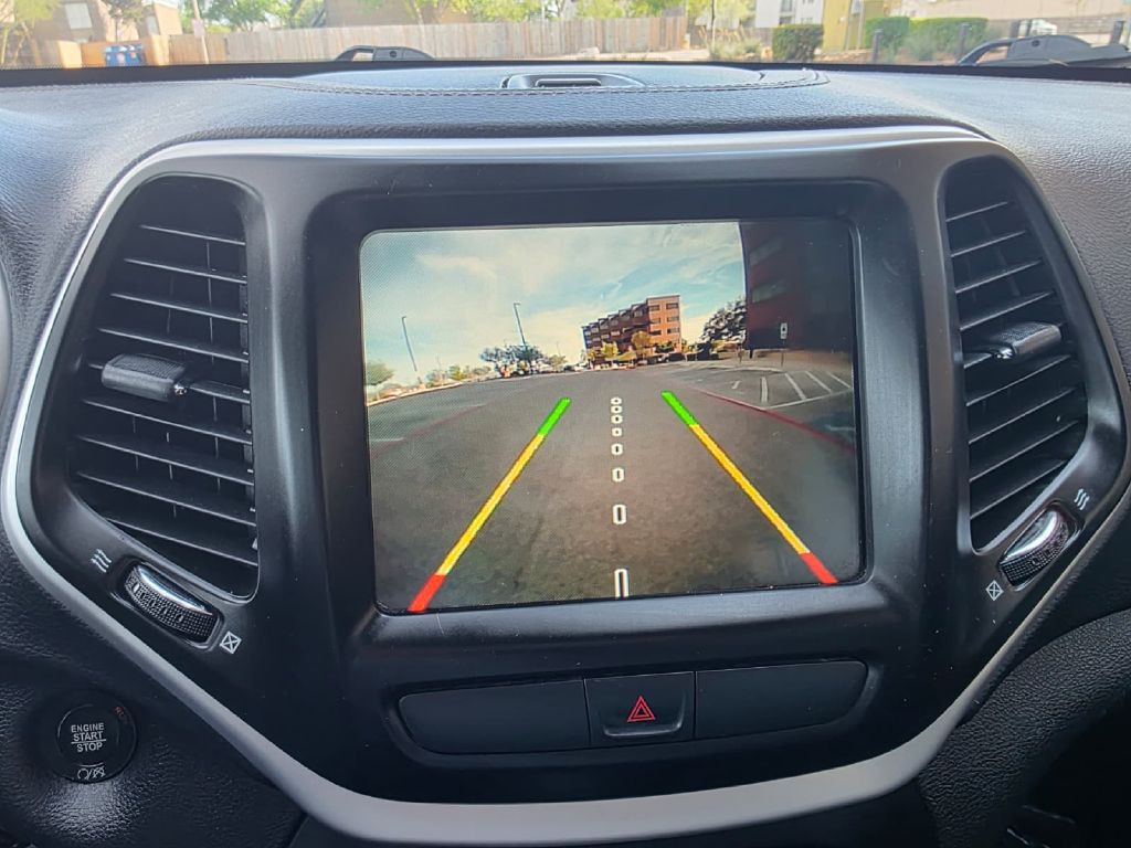 2018 Jeep Cherokee Image 16