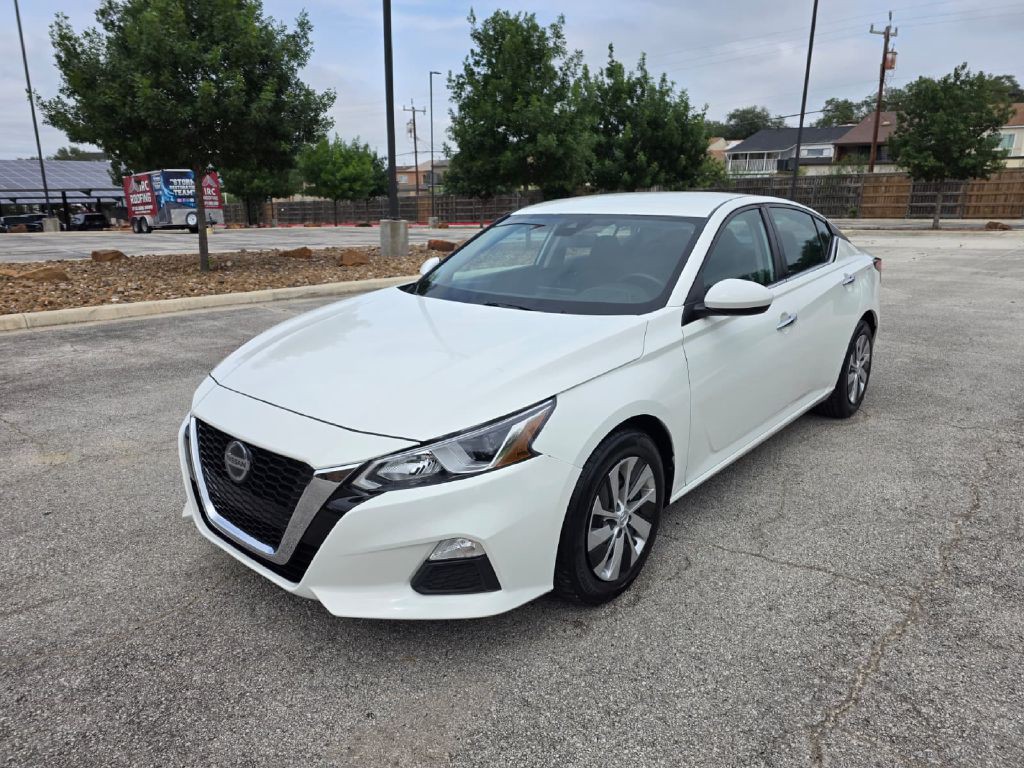 2021 Nissan Altima Image 1