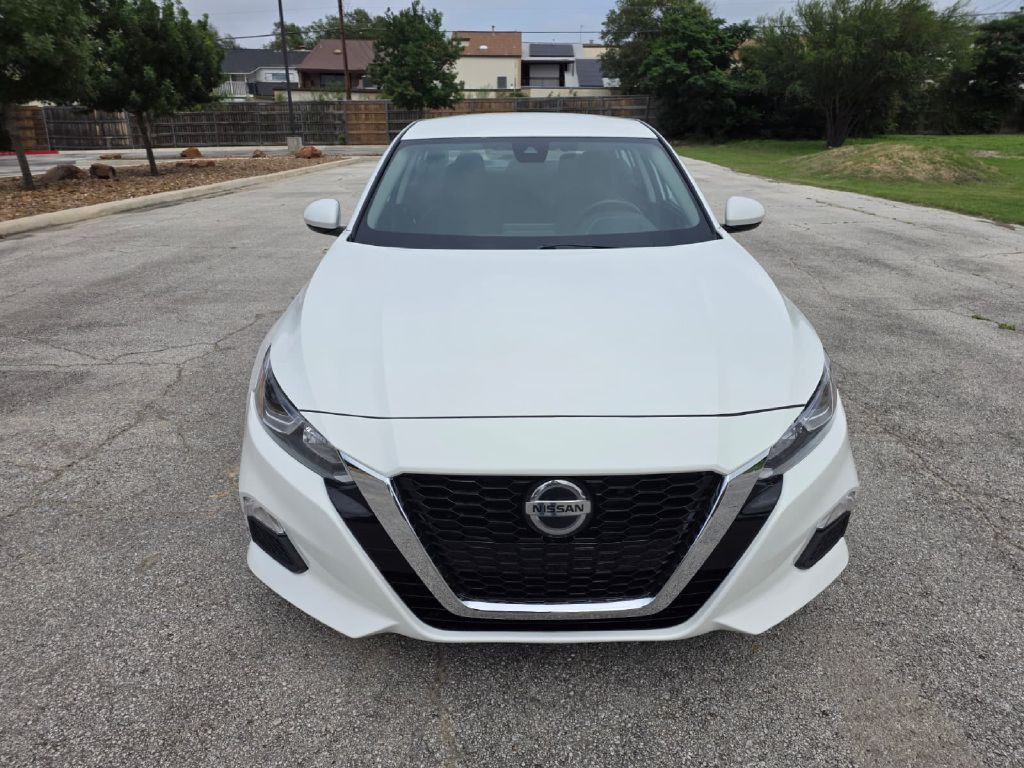 2021 Nissan Altima Image 2