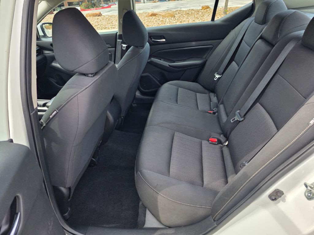 2021 Nissan Altima Image 13