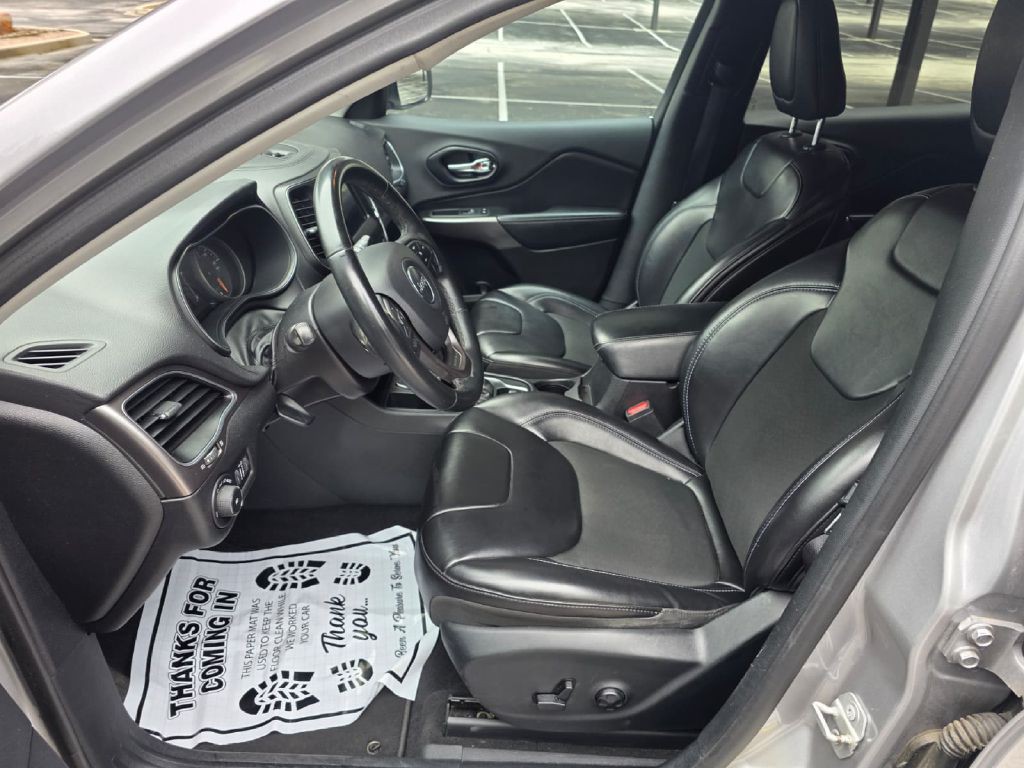 2019 Jeep Cherokee Image 11