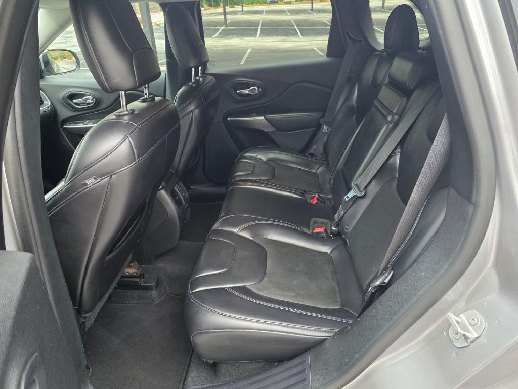2019 Jeep Cherokee Image 13