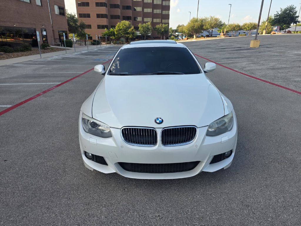 2013 BMW 3 Series Image 2