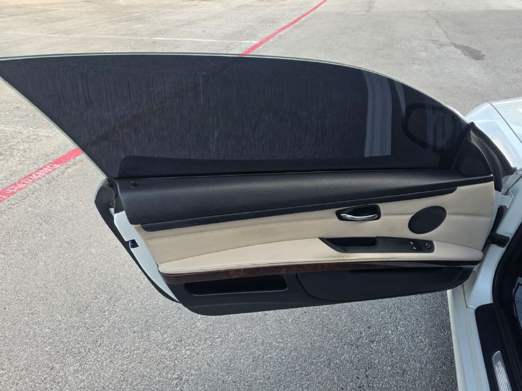 2013 BMW 3 Series Image 10
