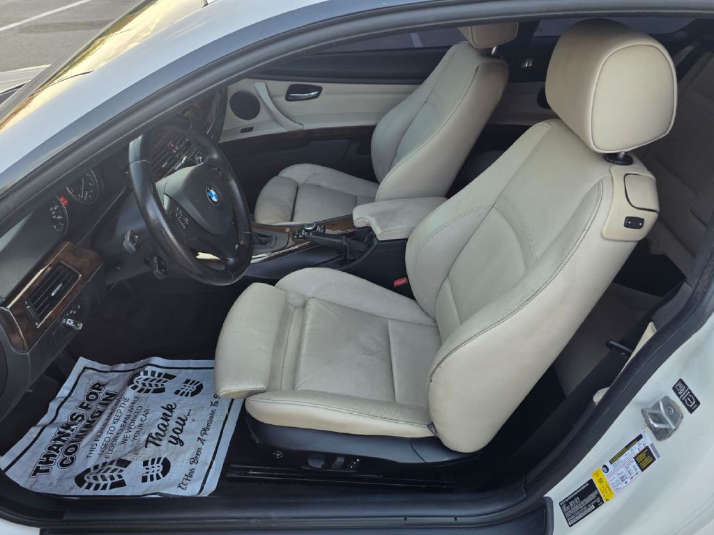 2013 BMW 3 Series Image 11
