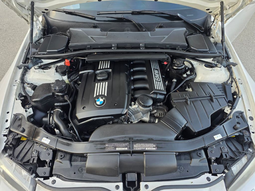2013 BMW 3 Series Image 20