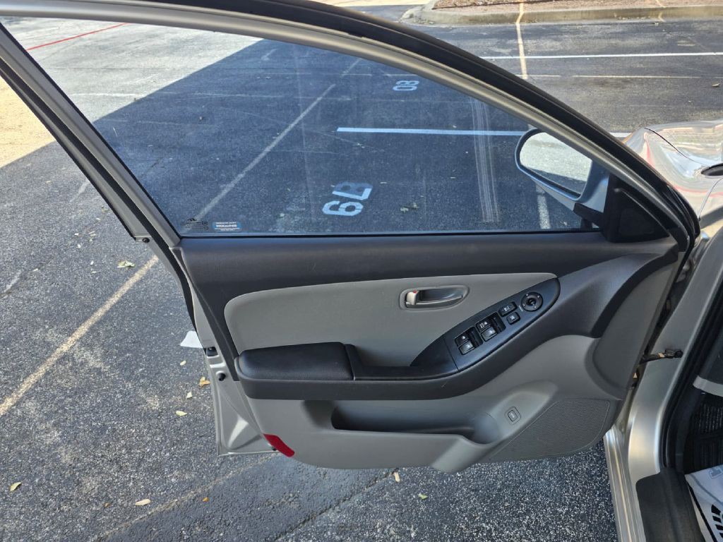2009 Hyundai Elantra Image 10
