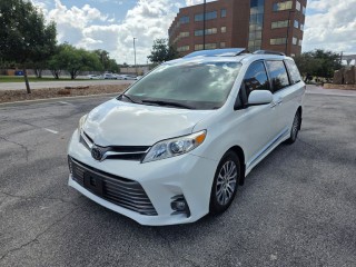 Image for 2020 Toyota Sienna XLE ID: 7692522