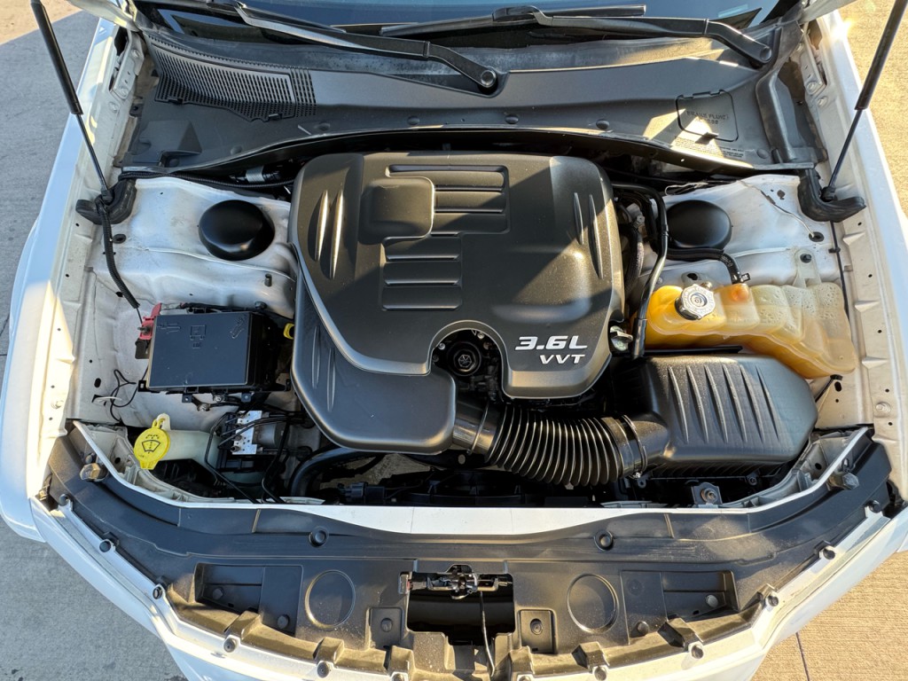 2017 Chrysler 300 Image 46