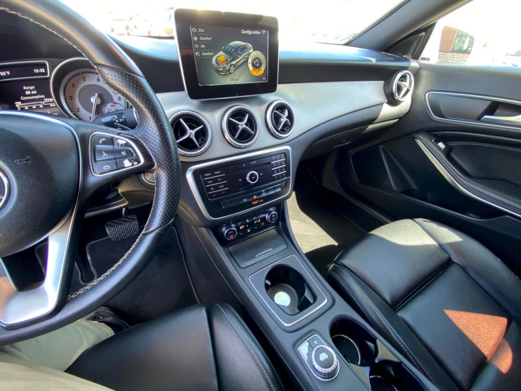 2016 Mercedes-Benz CLA-Class Image 18