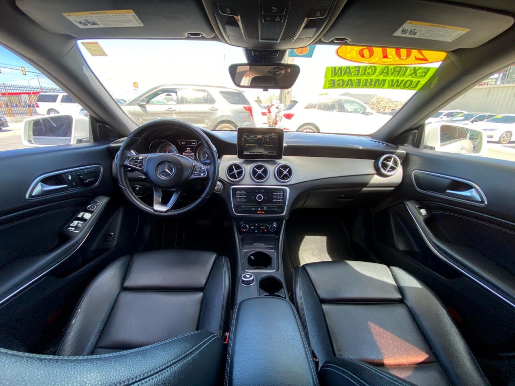 2016 Mercedes-Benz CLA-Class Image 27