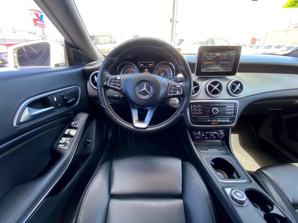2016 Mercedes-Benz CLA-Class Image 28
