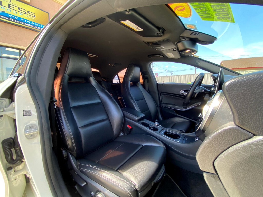 2016 Mercedes-Benz CLA-Class Image 33