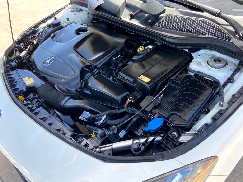 2016 Mercedes-Benz CLA-Class Image 37