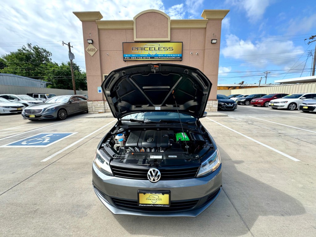 2012 Volkswagen Jetta Image 48