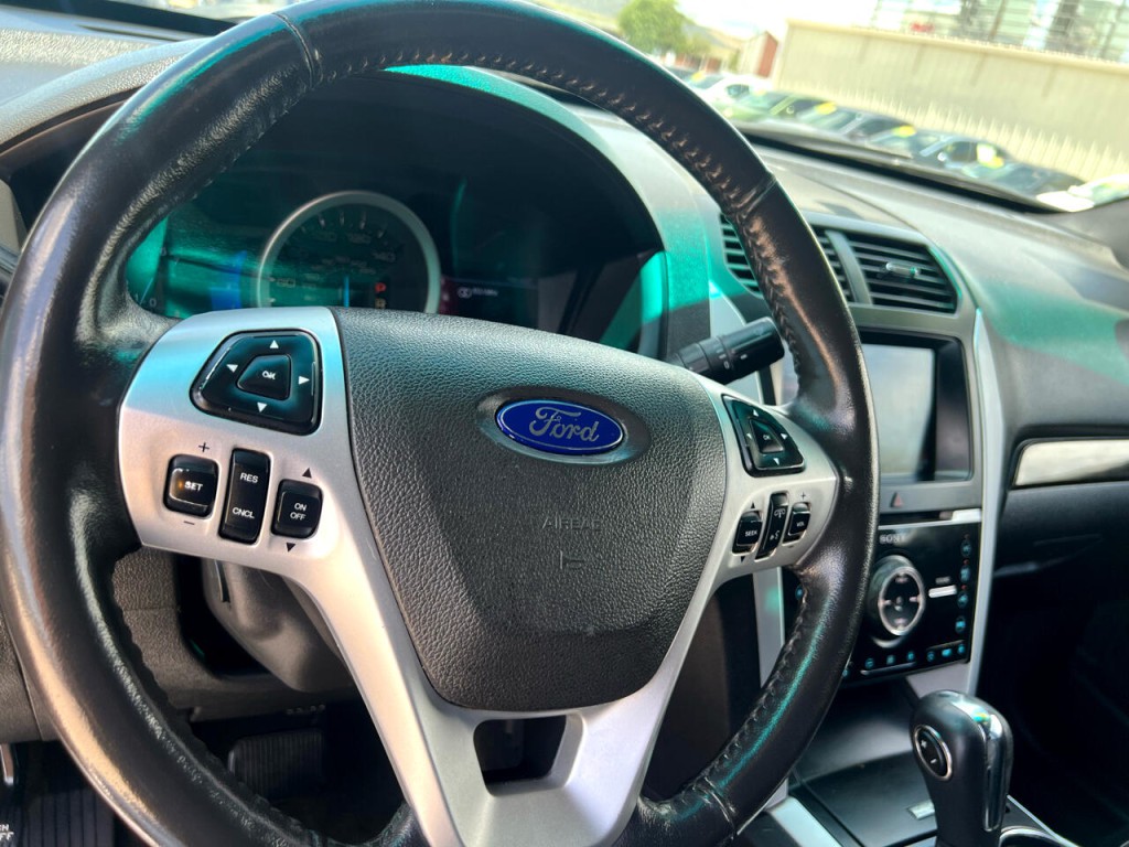 2013 Ford Explorer Image 18