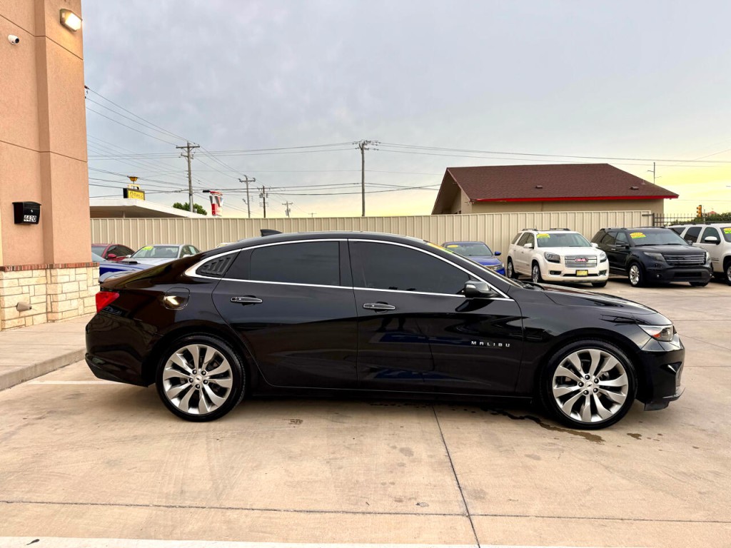 2017 Chevrolet Malibu Image 3