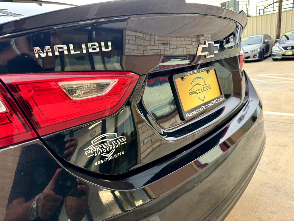 2017 Chevrolet Malibu Image 11