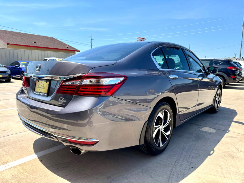2017 Honda Accord Image 4