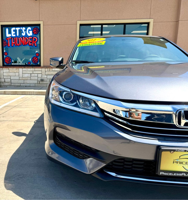 2017 Honda Accord Image 10