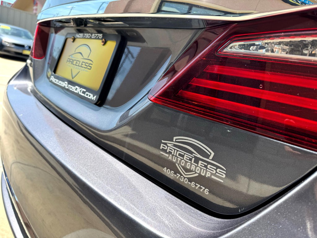 2017 Honda Accord Image 13