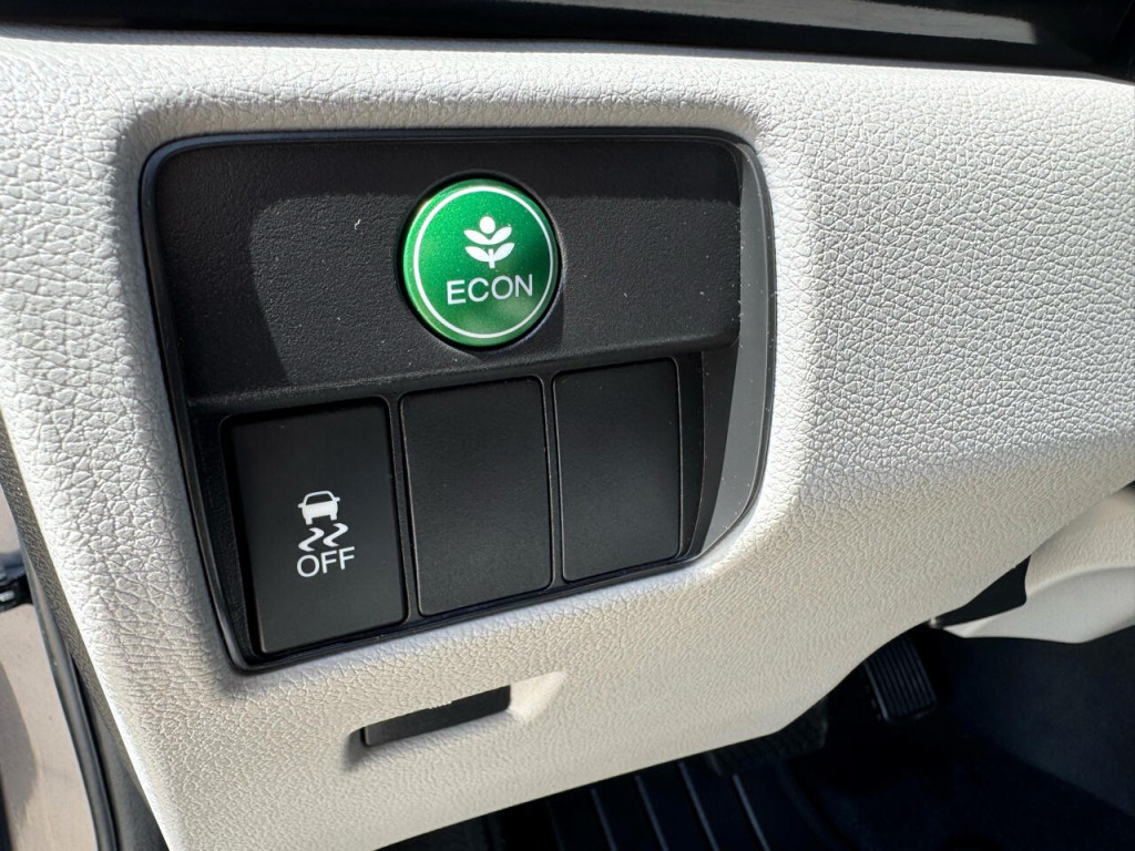 2017 Honda Accord Image 19