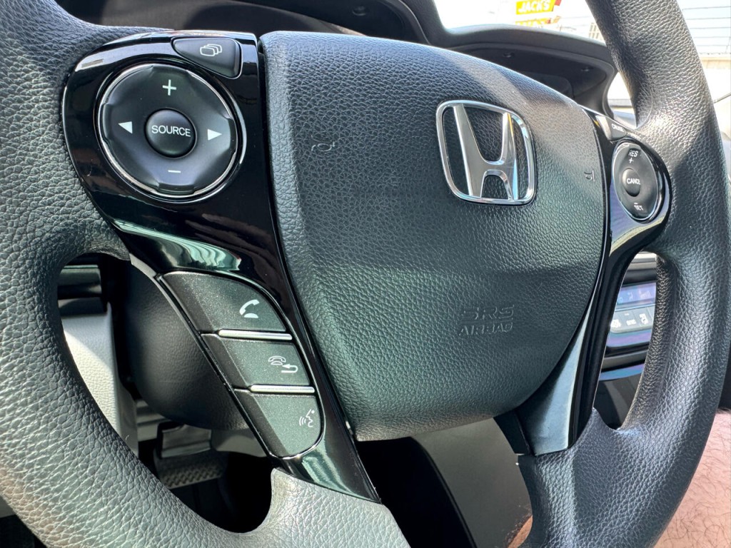 2017 Honda Accord Image 21