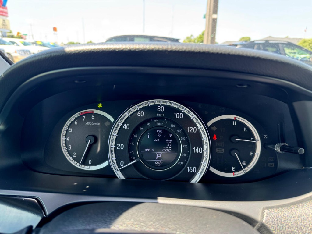 2017 Honda Accord Image 22