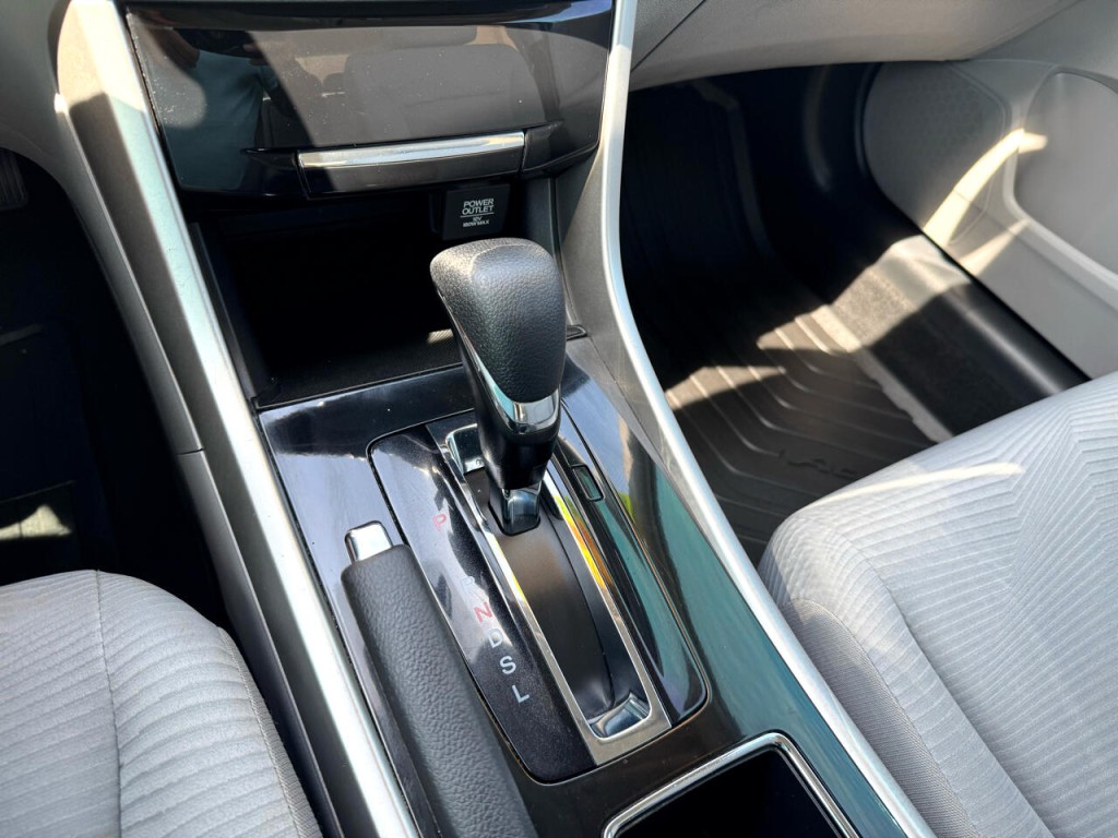 2017 Honda Accord Image 33