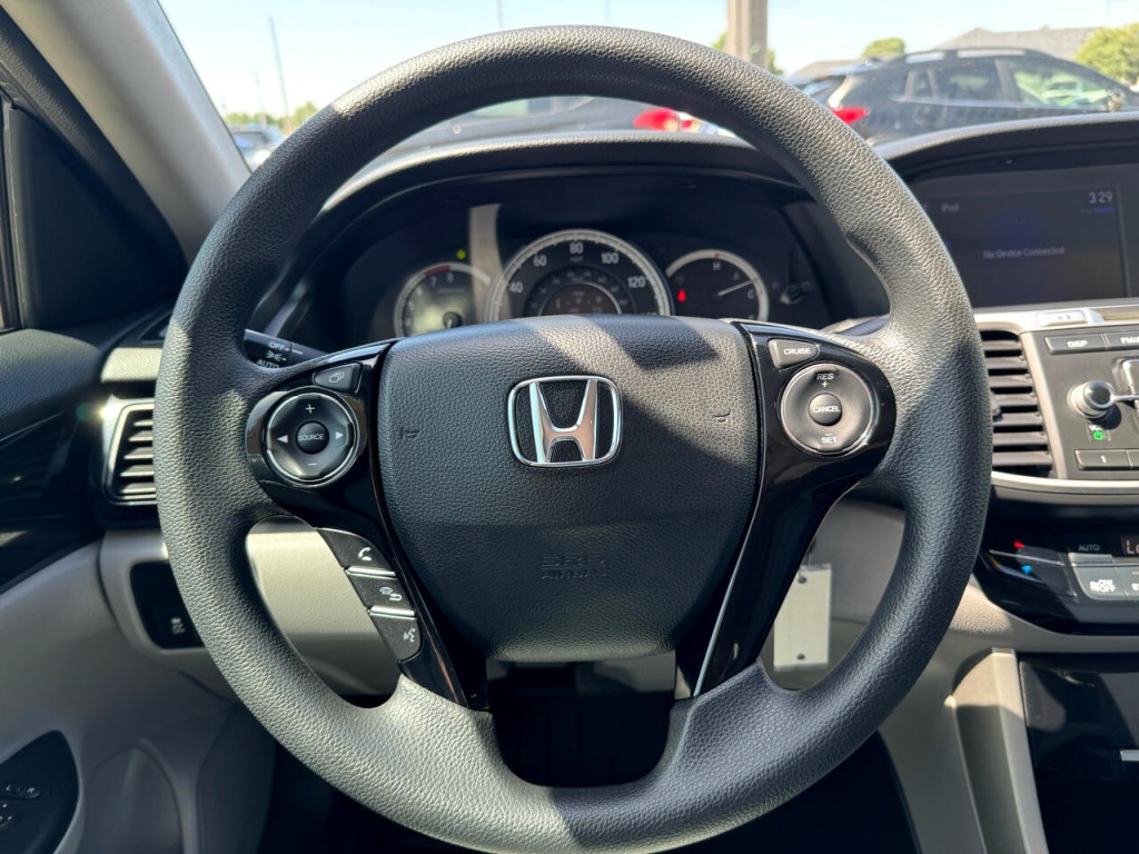 2017 Honda Accord Image 37