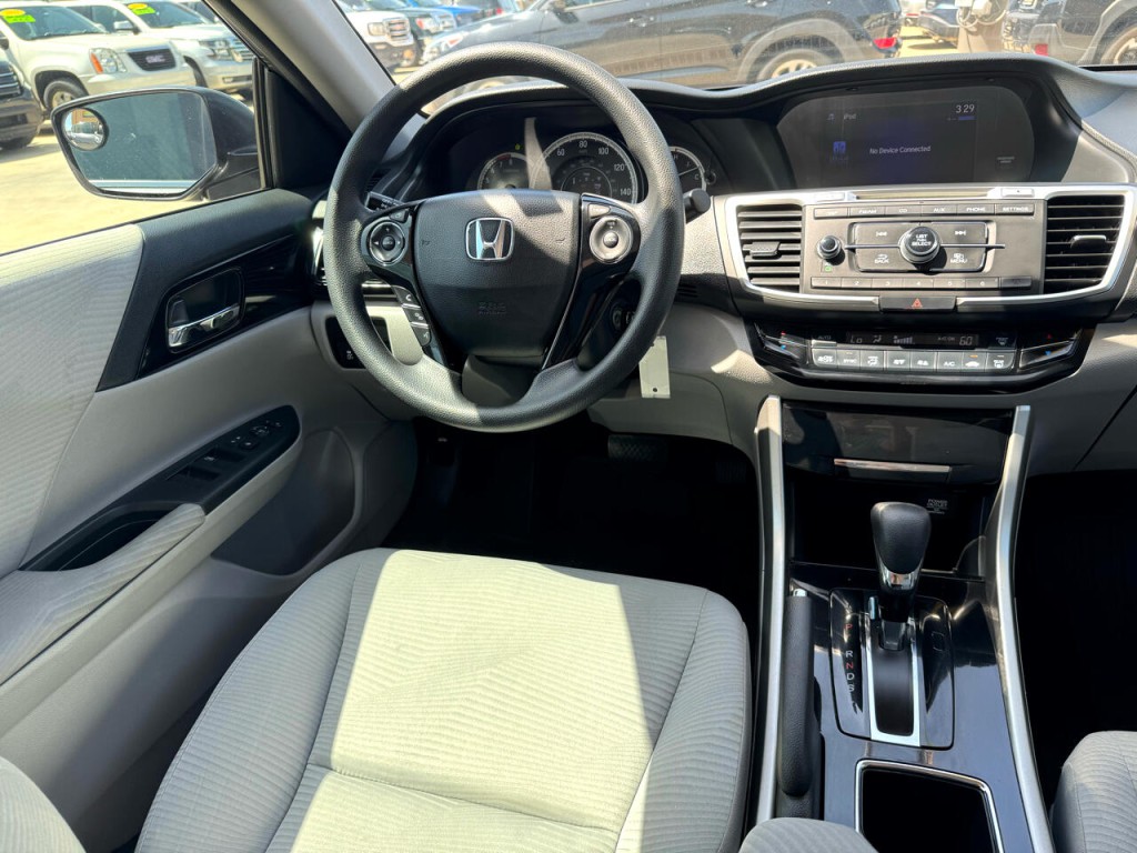 2017 Honda Accord Image 39
