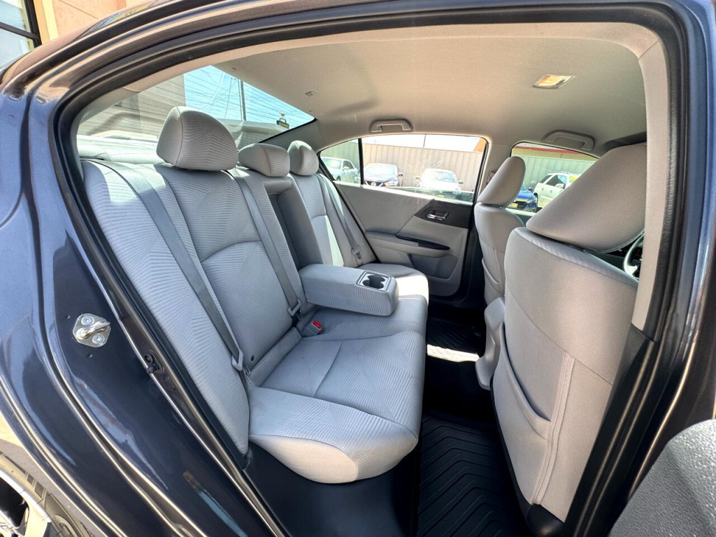 2017 Honda Accord Image 45