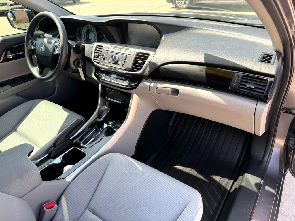 2017 Honda Accord Image 47