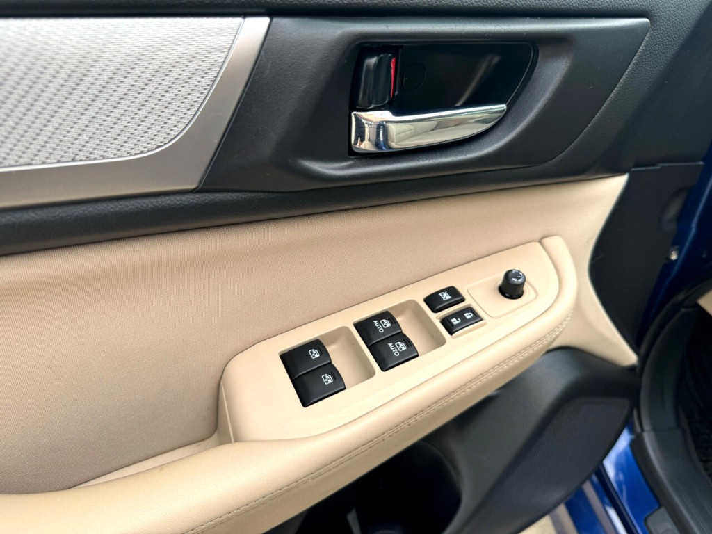 2016 Subaru Legacy Image 14