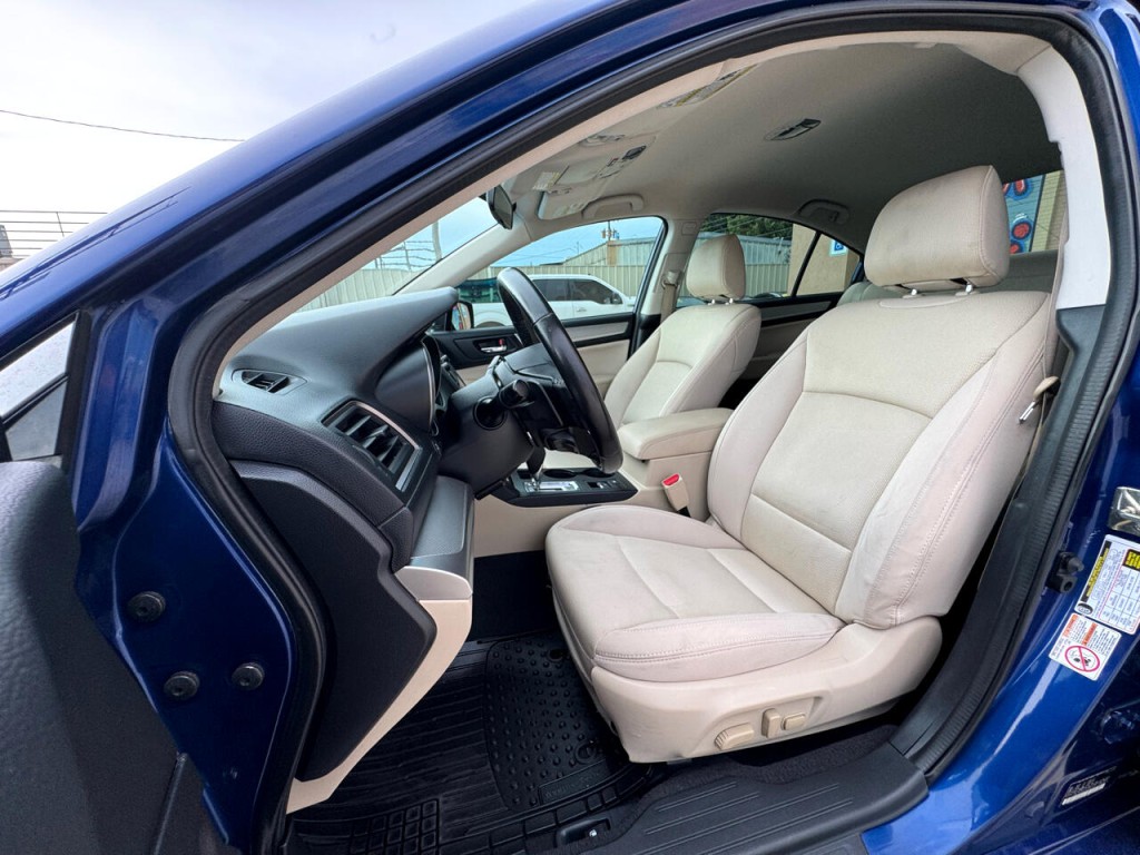 2016 Subaru Legacy Image 17