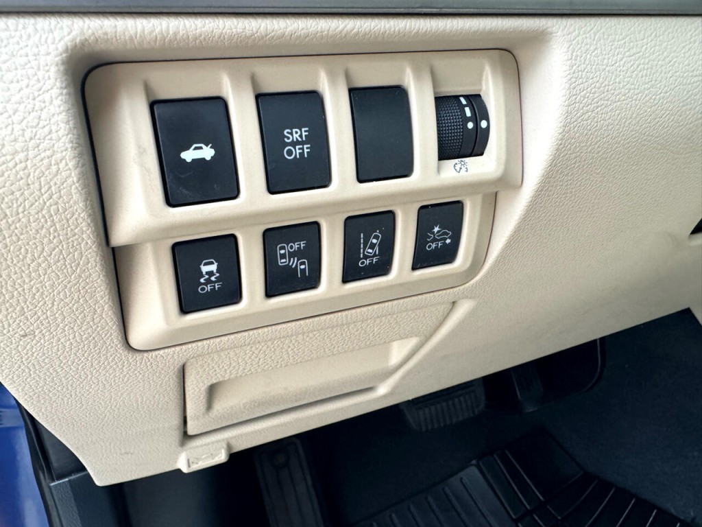 2016 Subaru Legacy Image 18