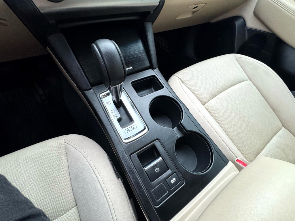 2016 Subaru Legacy Image 31