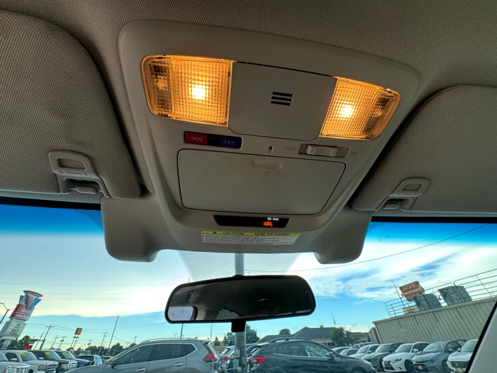 2016 Subaru Legacy Image 35