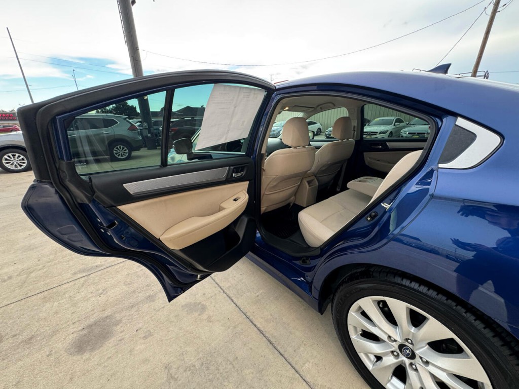 2016 Subaru Legacy Image 42