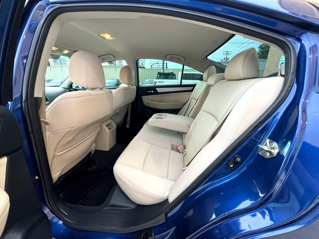 2016 Subaru Legacy Image 43