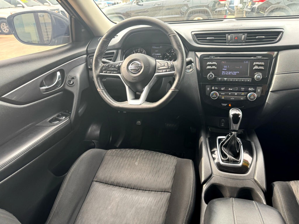 2017 Nissan Rogue Image 36
