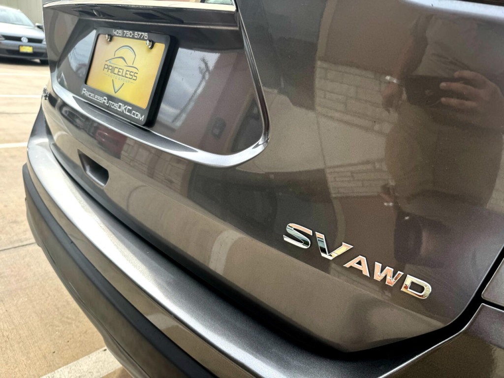 2017 Nissan Rogue Image 39