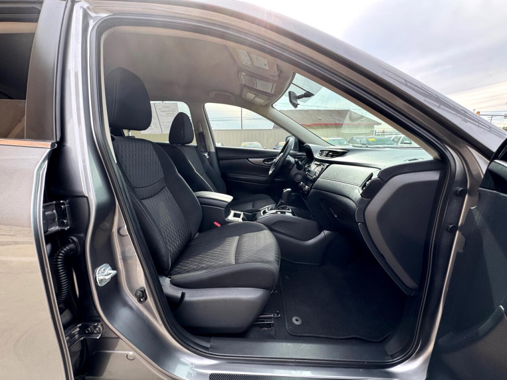 2017 Nissan Rogue Image 42