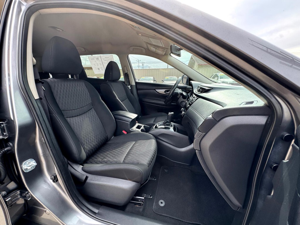 2017 Nissan Rogue Image 44