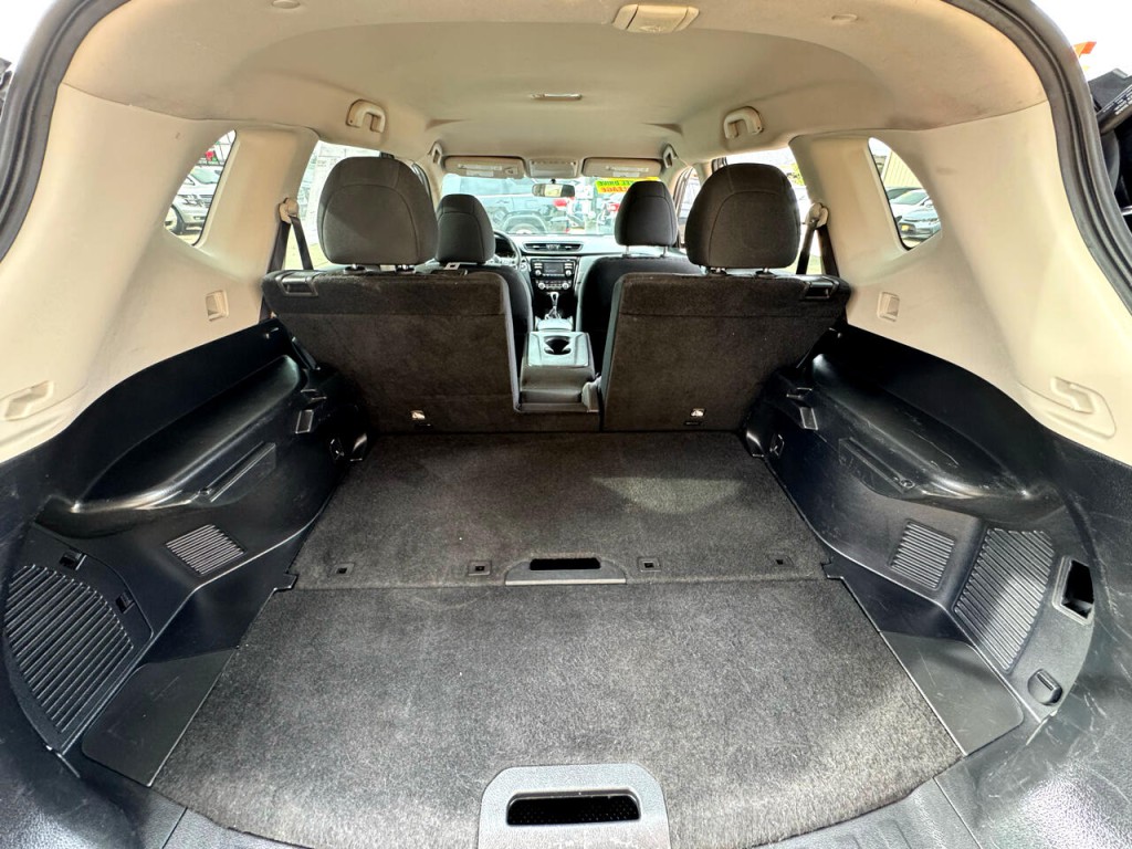2017 Nissan Rogue Image 46