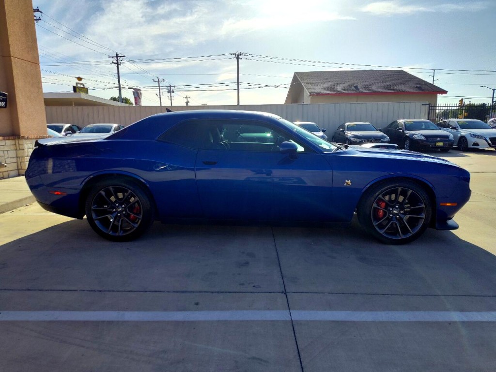 2021 Dodge Challenger Image 4