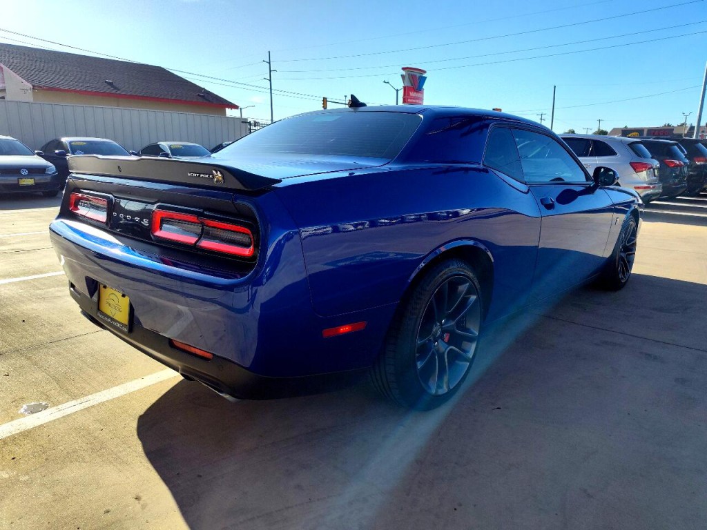 2021 Dodge Challenger Image 5
