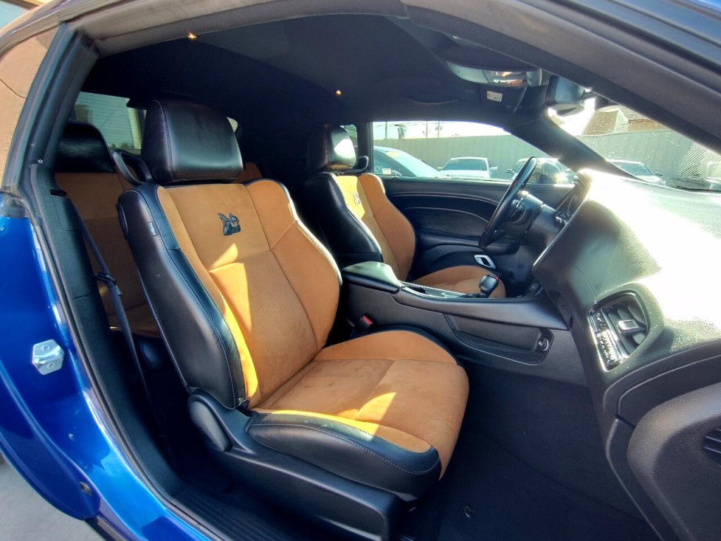 2021 Dodge Challenger Image 38