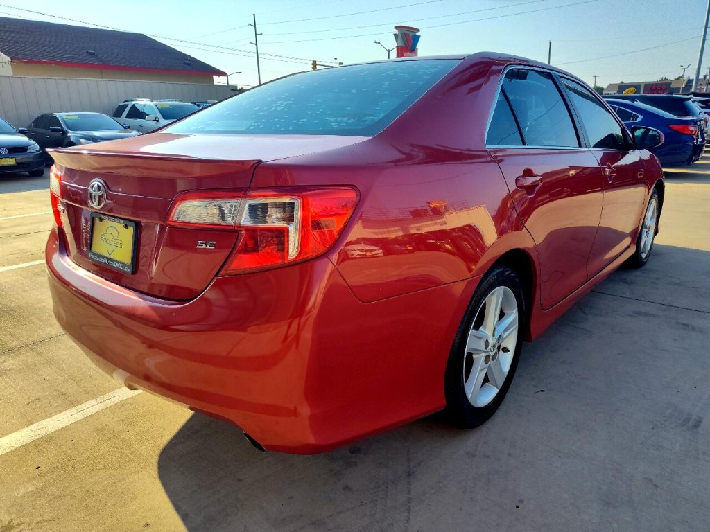 2012 Toyota Camry Image 5