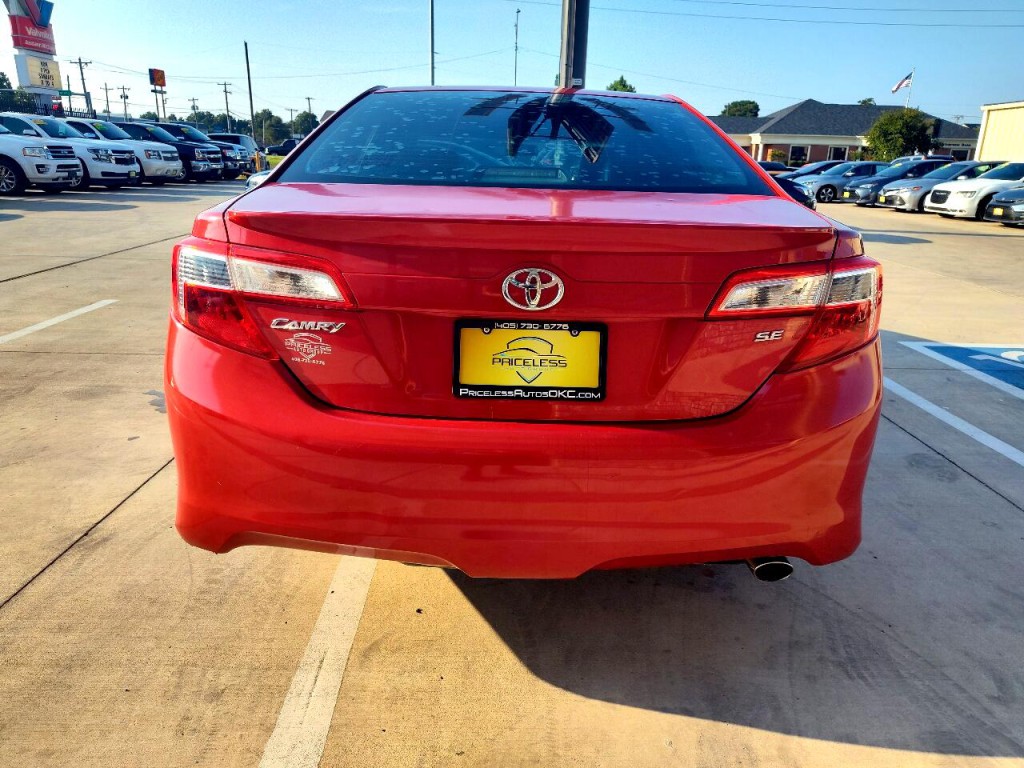 2012 Toyota Camry Image 6